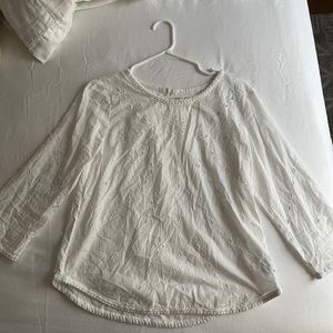 White Small Eyelet 3/4 sleeve gap shirt